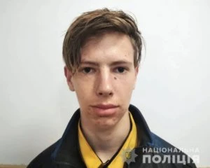 Повторив сюжет своєї книги: моторошні подробиці самогубства 17-річного хлопця