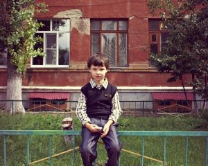 У Харкові зі школи евакуювали більше тисячі людей