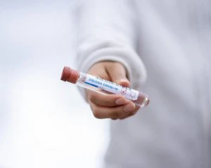 В Іспанії штрафуватимуть мандрівників з країн високого ризику без негативного ПЛР-тесту: названа сума