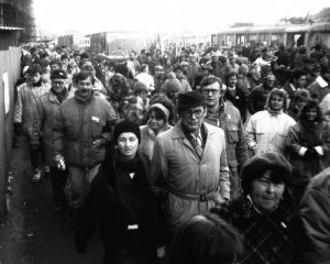 Першими на революцію вийшли студенти і актори