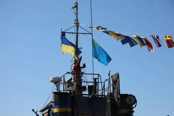 На буксирі 