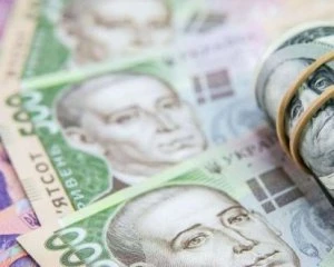 Гривня продовжує зміцнюватися