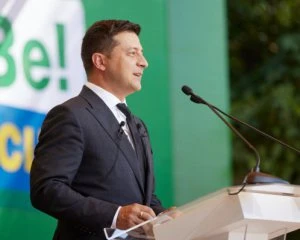 Верховний суд зобов'язав президента говорити українською