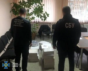 Посадовців оборонного заводу викрили на оборудці із держкоштами