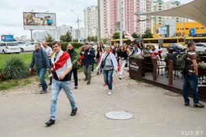 Протести у Білорусі набирають обертів: до Мінська стягують бронетехніку