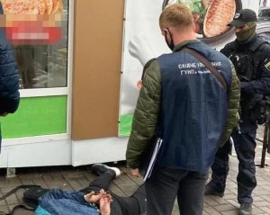 Затримали злочинців, які вимагали гроші у підприємців і жителів регіону