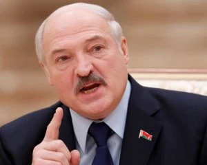 Лукашенко на гелікоптері вилетів з палацу Незалежності
