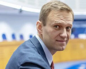 В лікарні розповіли, як борються за життя Навального