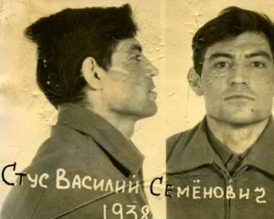 Дисидента кинули в карцер за читання книжки