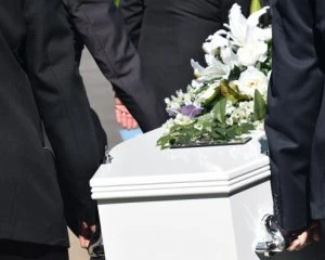 В Індонезії дівчинка двічі померла протягом години