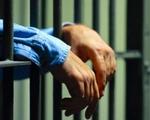 Чоловік вивіз знайомого на смітник у багажнику