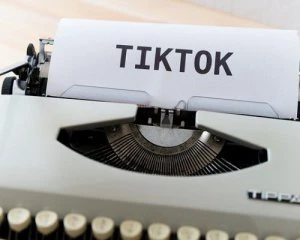 TikTok та AFP спільно боротимуться з фейками