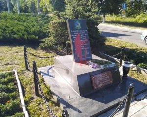 На Луганщині спаплюжили пам'ятник загиблим воїнам АТО
