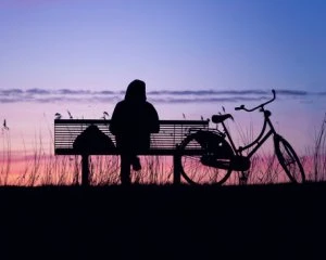 Пандемія зробила людей самотнішими - дослідження