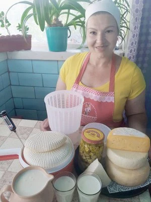 Перші партії сиру з'їли кури, бо був несмачний