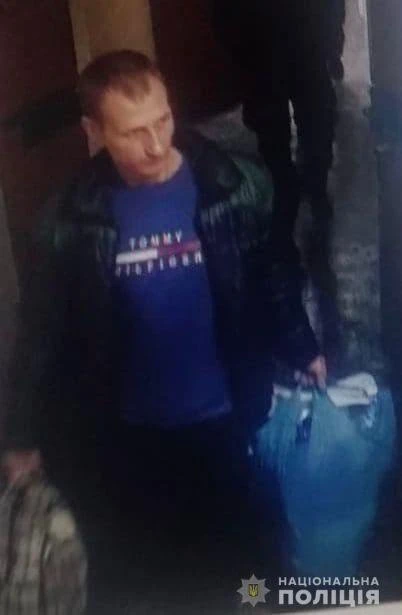 Розшукують засудженого, який втік із службового автомобіля поліції