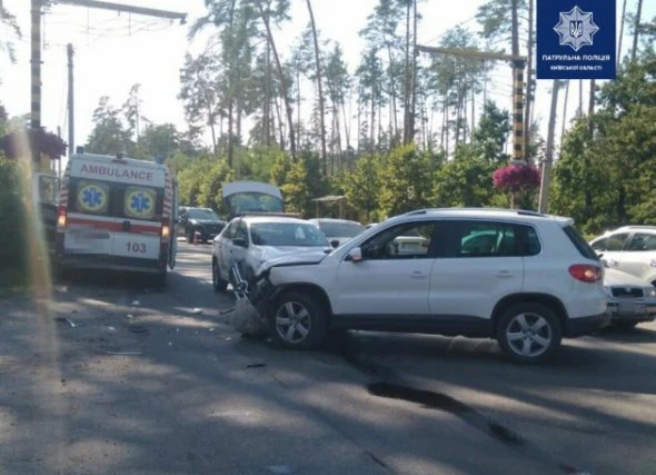 Під Києвом в ДТП потрапила 