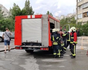 На Позняках сталась пожежа у багатоповерхівці