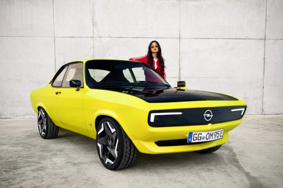 Opel презентував перший електричний рестомод Manta