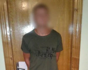 Чоловік взяв у заручники жінку і двох дітей