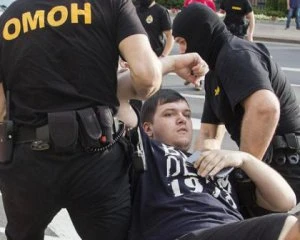 Правозахисник озвучив загальну кількість політв'язнів у Білорусі