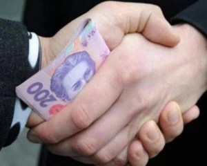 На Донбасі слідчого СБУ підозрюють у вимаганні 30 тис. дол. хабара