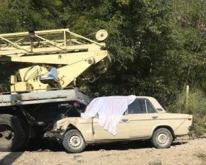 Знепритомнів за кермом: розповіли про смертельну ДТП із припаркованим краном