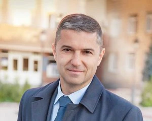 В Умані виборча комісія зняла з виборів діючого мера Цебрія, зареєструвавши кандидатами двох клонів-двійників - Філатов