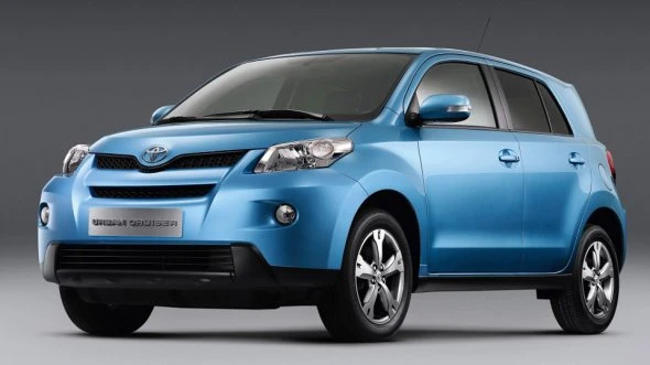 Почали продавати найдешевший кросовер Toyota