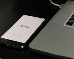 Порівняння цін, акції та групові чати: як оновили Google Pay