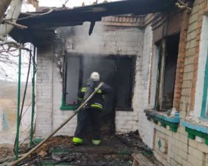 Загиблих у пожежі дітей мали забрати у батьків-пияків: нові подробиці трагедії