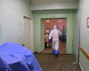 Знайшли повішеною у лікарні: жінка хвора Covid-19 звела рахунки з життям