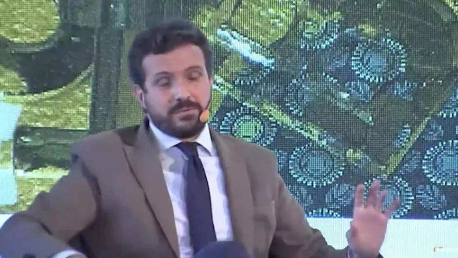 CIS mantiene en cabeza al PSOE, aunque PP  recorta la distancia