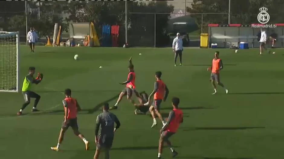 Buenas noticias para Zidane: Benzema ya toca balón