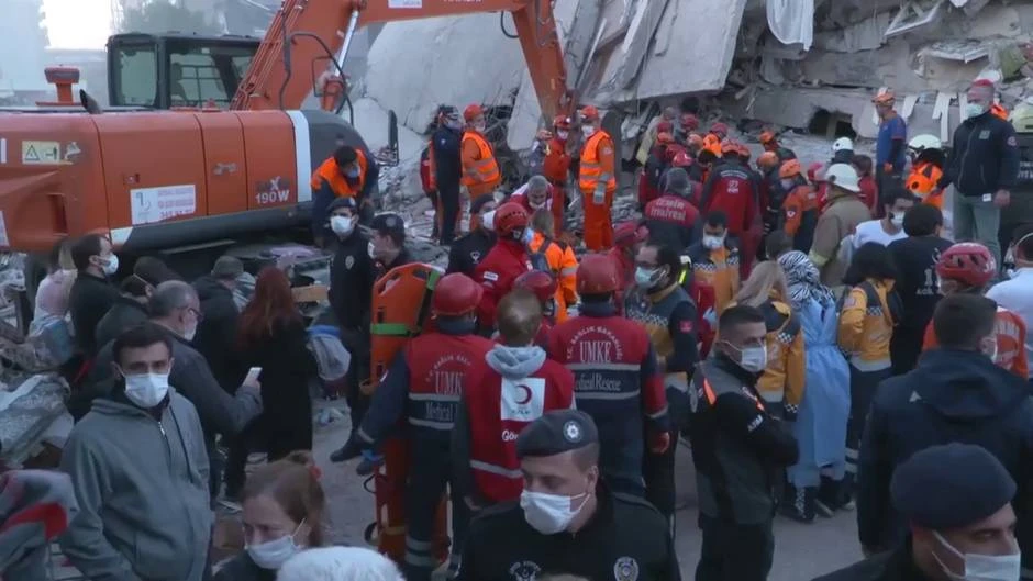 El terremoto del Egeo deja ya 51 fallecidos y casi 900 heridos mientras continúan las réplicas