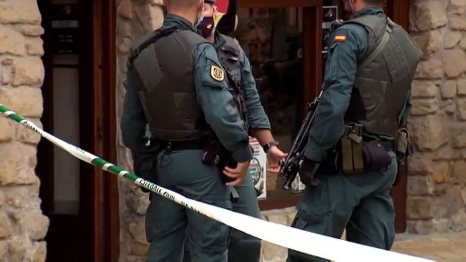 Detenidos tres exmiembros de ETA por un zulo descubierto hace un año en Álava