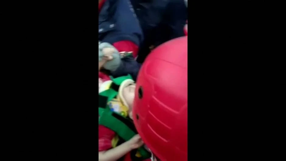 Rescatan con vida a una niña de tres años 65 horas después del sismo de Turquía
