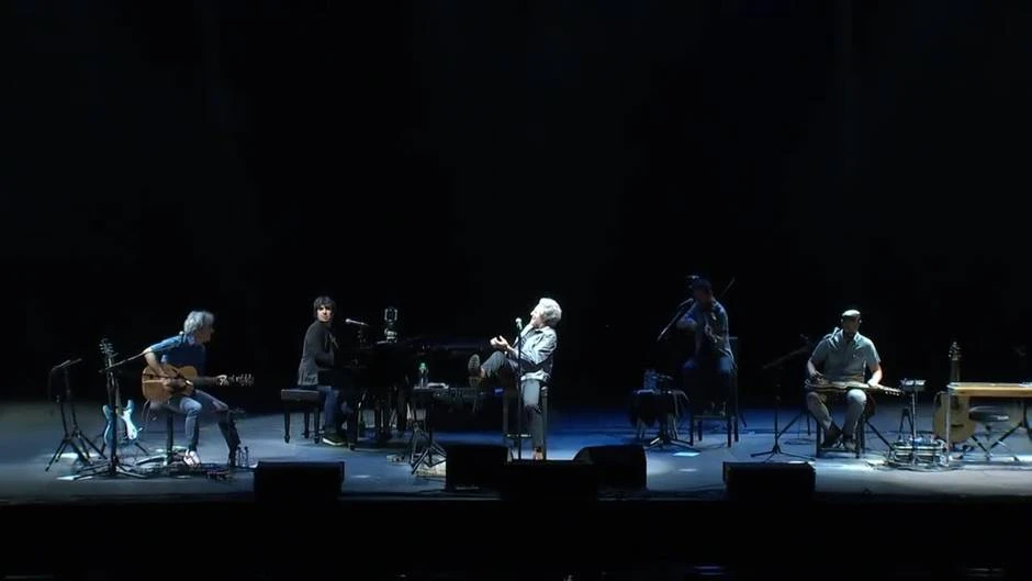Un enérgico Miguel Ríos se entrega a su público en el festival Starlite