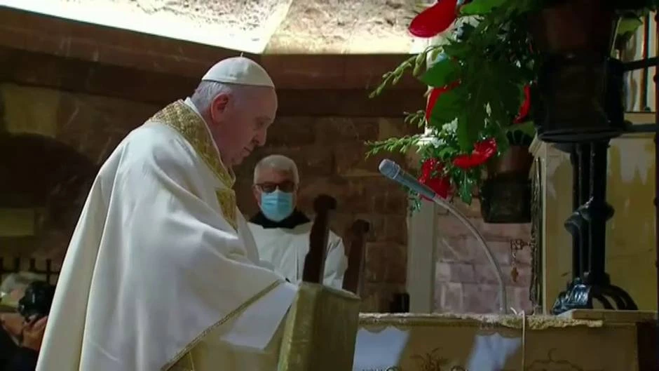 El papa firma su tercera encíclica y hace un llamamiento a la fraternidad universal