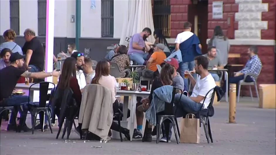 El Gobierno estudia decretar el estado de alarma en toda España para imponer el toque de queda