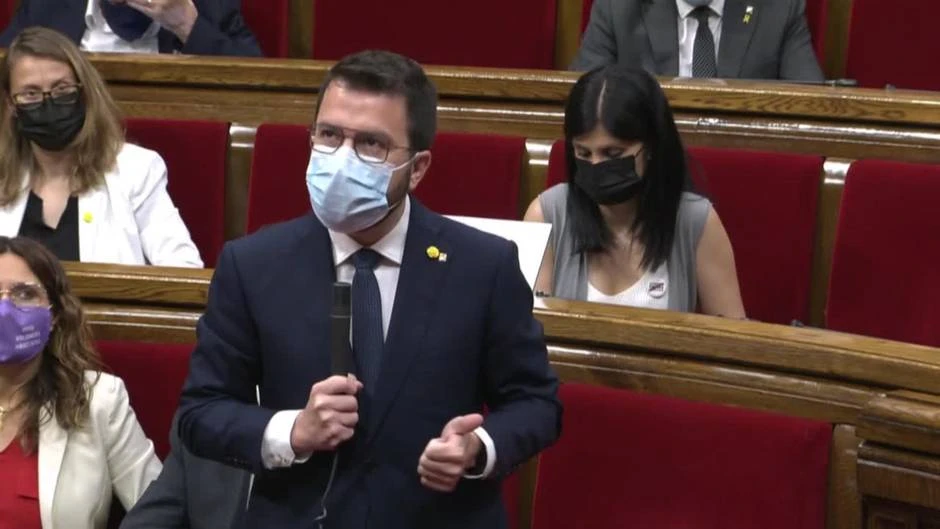 Aragonès defiende ir a actos con el Rey