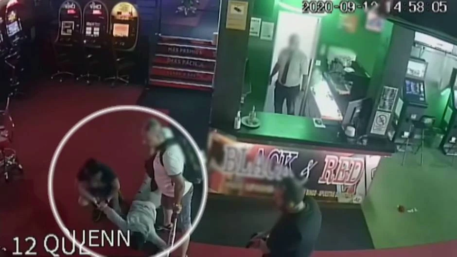 Seis ladrones detenidos en pleno atraco a un casino en Tenerife