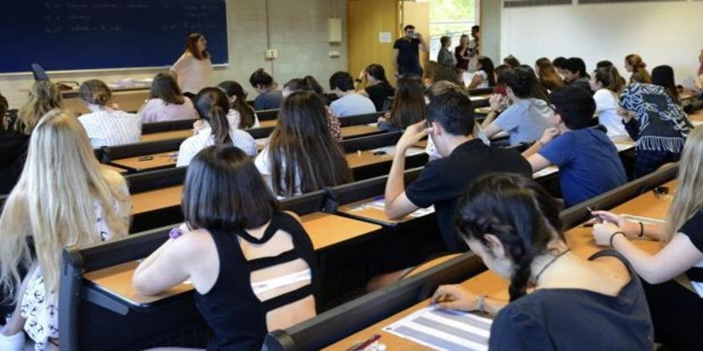 El decano de Filosofía y Letras de la UIB se opuso a la creación del curso sobre «Memoria Democrática»