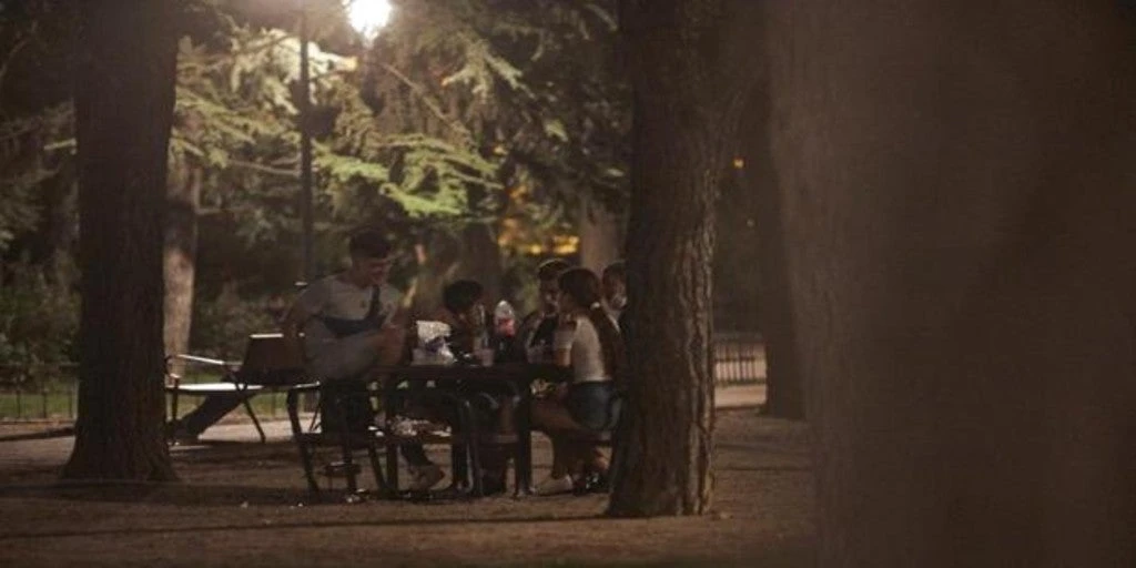 Madrid multa a más de 200 locales por incumplir el horario de cierre y a 11.440 personas por «botellón»