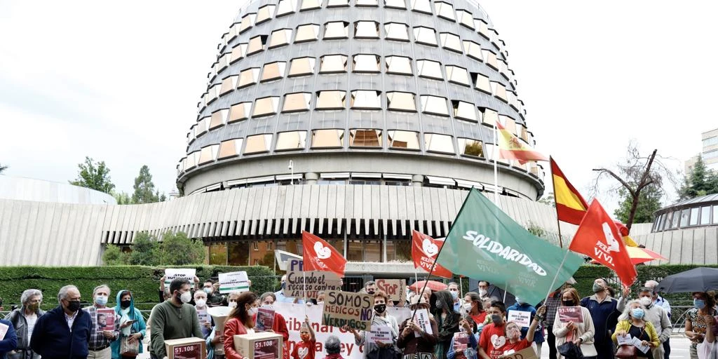 El Constitucional rechaza suspender cautelarmente la ley de la eutanasia