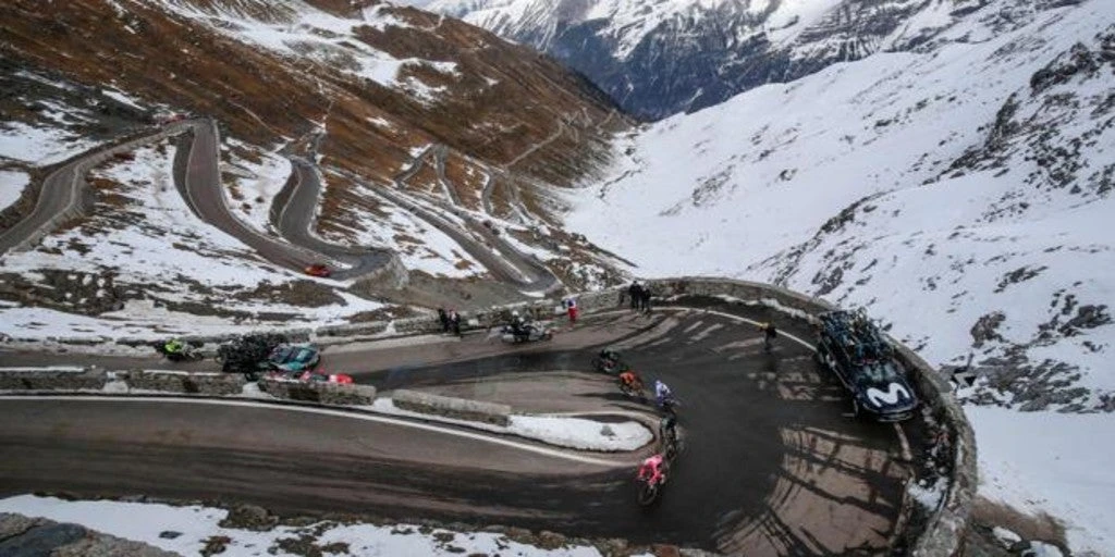 El Stelvio hunde al líder Almeida