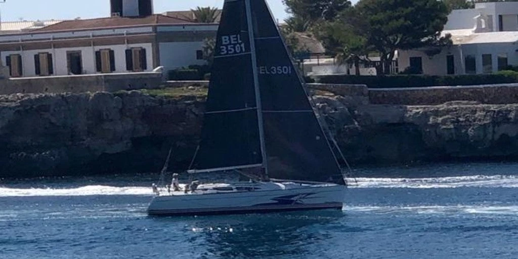 «Korrigan» (A2) y «Anette» (tripulación completa), primeros en tiempo real en Ciutadella
