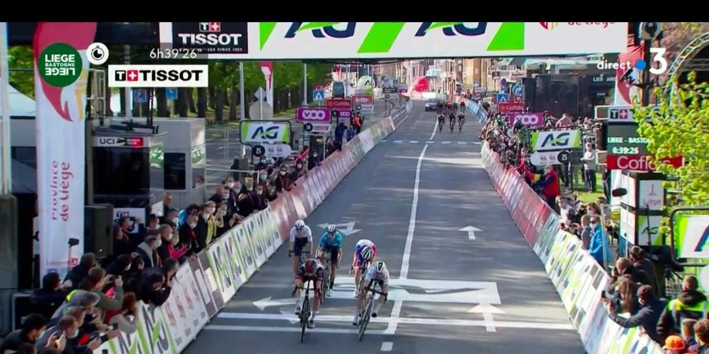 Pogacar arrebata la gloria a Valverde en la Lieja-Bastogne-Lieja