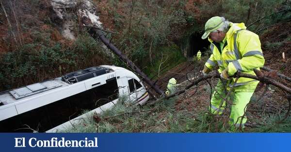 Descarrila un tren de pasajeros en Foz (Lugo), sin personas heridas, tras atropellar a dos caballos