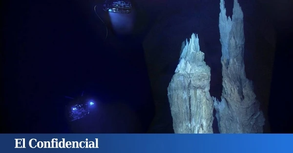Exploran las profundidades del Atlántico y encuentran un 'monolito' de 60 metros nunca visto